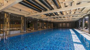 Indoor pool, pool loungers