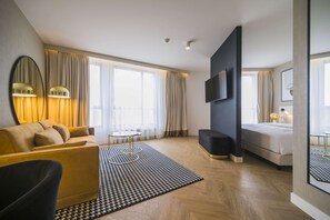 Junior Suite | Minibar, in-room safe, desk, blackout drapes - Radisson Blu Hotel Sopot (Sopot)