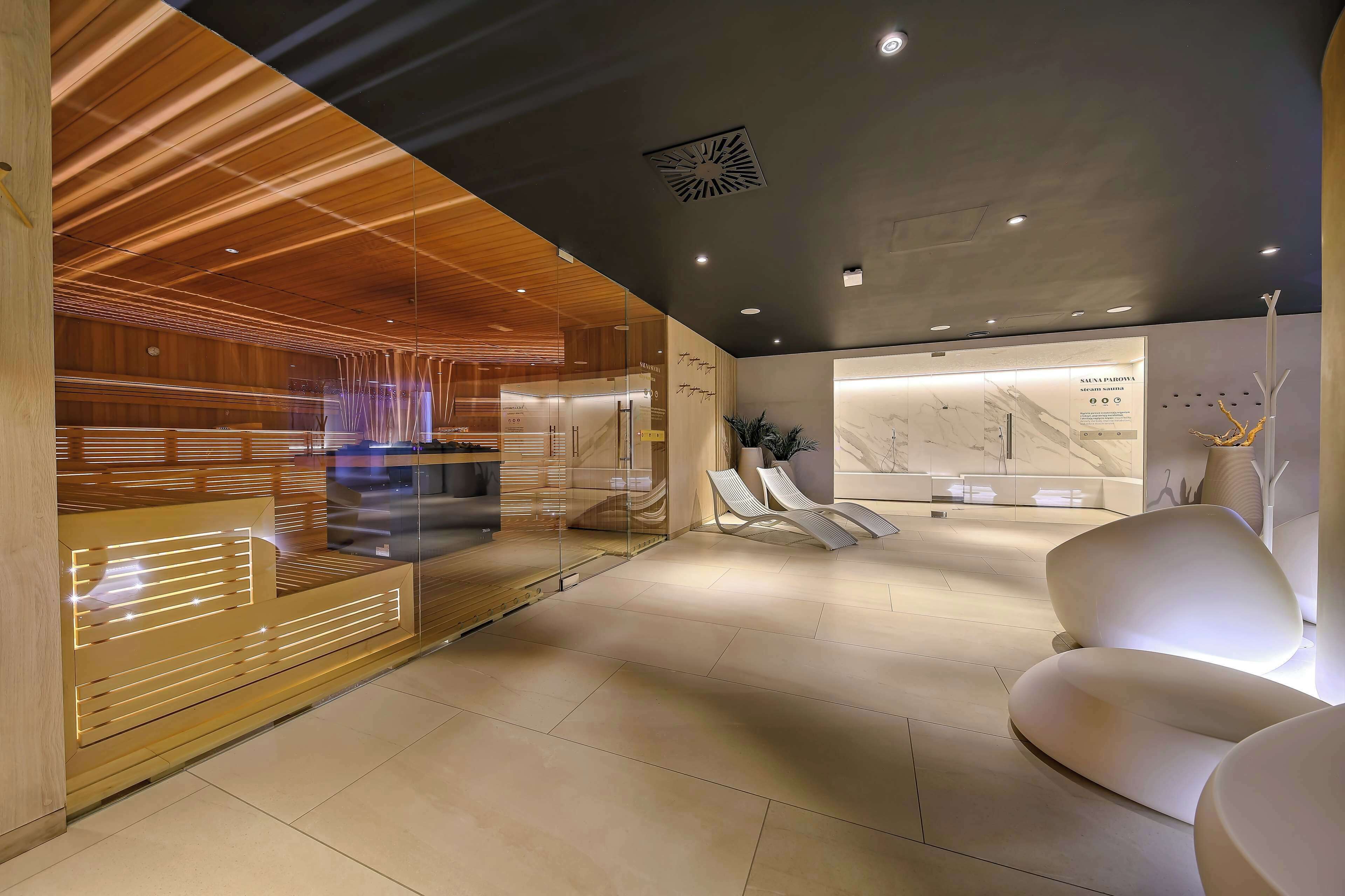 12 treatment rooms, massages