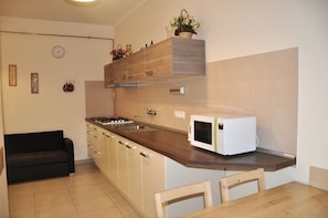 公寓 | 私人厨房 | 大冰箱、微波炉、烤箱、炉灶