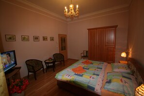 Apartemen | 1 kamar tidur, brankas, tirai kedap cahaya, dan setrika/meja setrika