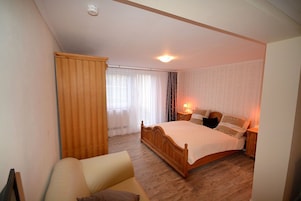Habitación doble, baño compartido (Kamin Room)