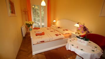 2 bedrooms, in-room safe, iron/ironing board, cots/infant beds