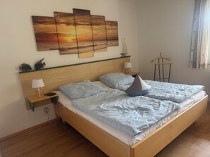 1 bedroom, travel cot, free WiFi, wheelchair access