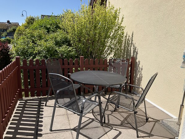 تناول الطعام بالخارج