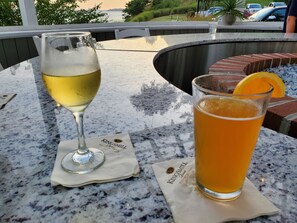 Sunsets at James Landing - Premium Lakeview 1 BR in
Kingsmill Resort-Clean-
Shuttle to Grand Illumination (Williamsburg)