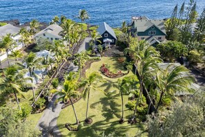 House, 3 Bedrooms | Property grounds - 8 Palms 3 Bedroom Home (Keaau)