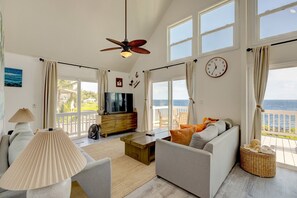 House, 3 Bedrooms | Living area | Smart TV - 8 Palms 3 Bedroom Home (Keaau)