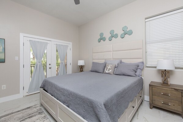 3 bedrooms, iron/ironing board, internet, bed sheets