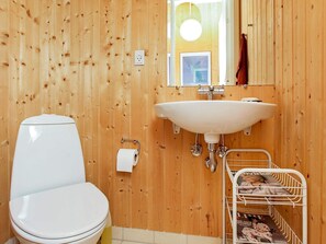 House | Bathroom - 6 Person Holiday Home in Vig (Vig)