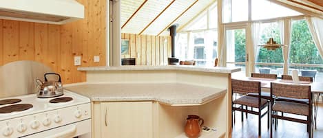 單棟房屋 | 私人廚房 | 高腳椅