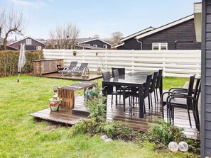Outdoor dining - 6 Person Holiday Home in Juelsminde (Juelsminde)