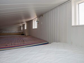 4 bedrooms - 6 Person Holiday Home in Juelsminde (Juelsminde)