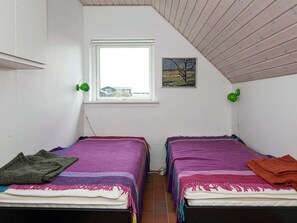 2 bedrooms, cots/infant beds - 4 Person Holiday Home in Skagen (Skagen)