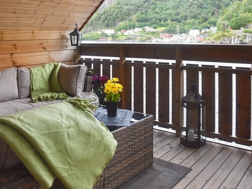 Seaside Serenity in Leirvik-by Traum