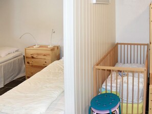 House - Seaside Serenity in Leirvik-by Traum (Hyllestad)