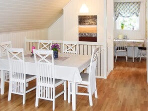House | Dining - Seaside Serenity in Leirvik-by Traum (Hyllestad)