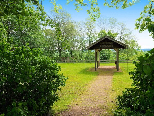 House | Property grounds - 4 Person Holiday Home in Gotene (Götene)