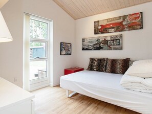 3 Schlafzimmer, Babybetten