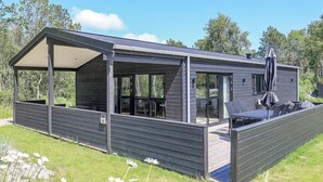 Exterior - Elegant Holiday Home in Jutland With Hot tub (Aalbaek)