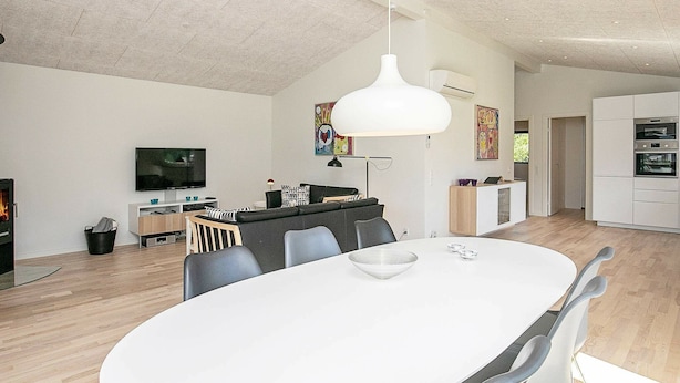 Dining - Elegant Holiday Home in Jutland With Hot tub (Aalbaek)