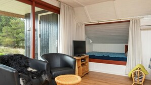 3 bedrooms, cribs/infant beds - Charming Holiday Home in Rømø With Terrace (Romo)