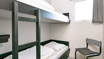 3 Schlafzimmer, Babybetten