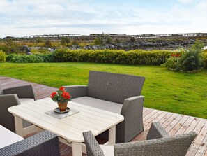 Hus | Utsikt mot innsjø