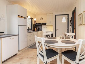 House | Private kitchen - Secluded Forest Retreat-by Traum (Roslev)