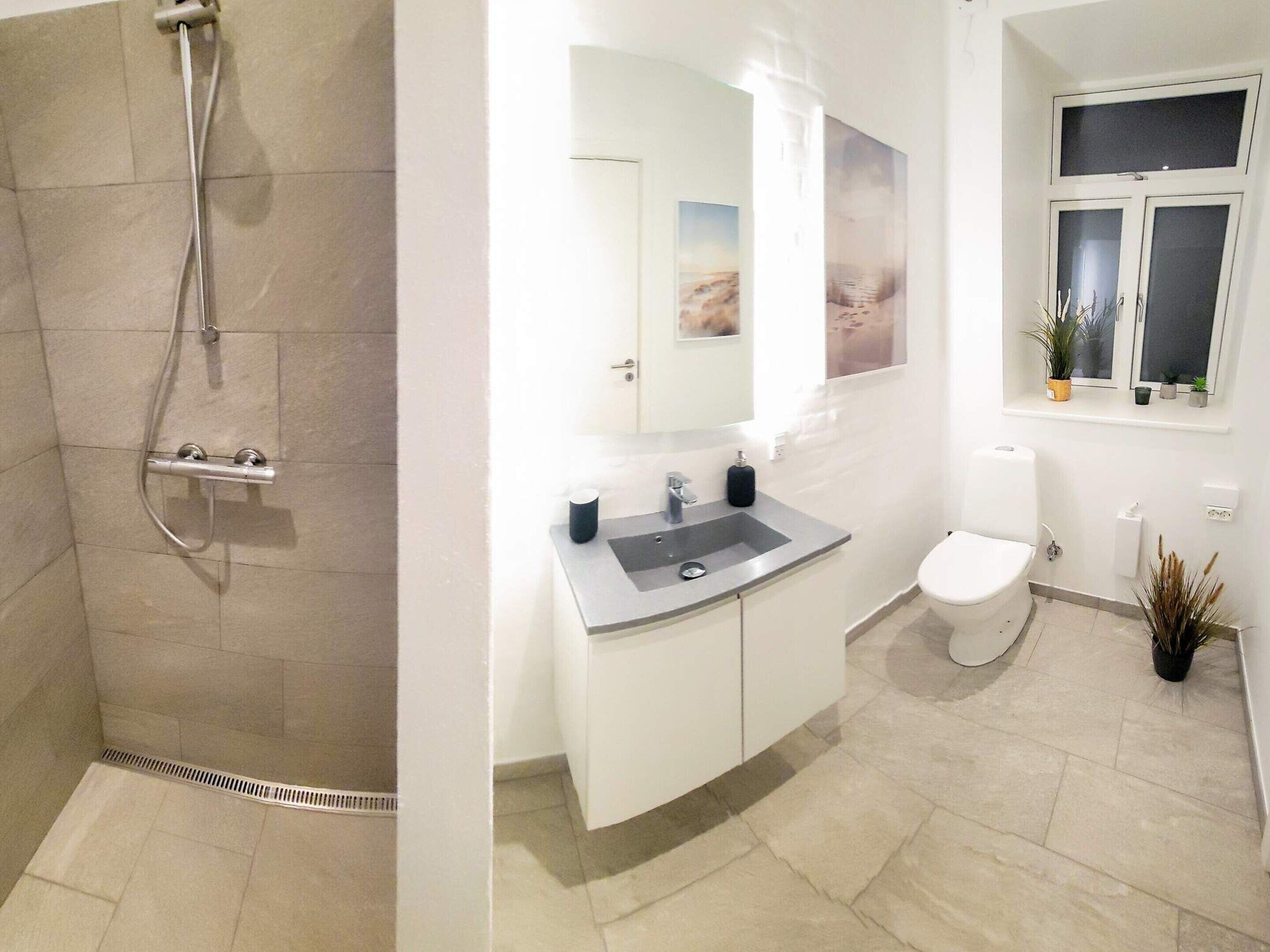 House | Bathroom