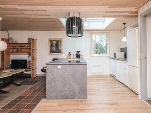 House | Interior - 8 Person Holiday Home in Blavand (Blavand)