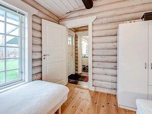 House | 4 bedrooms - 8 Person Holiday Home in Hadsund (Hadsund)