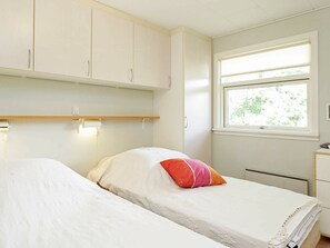 3 Schlafzimmer, Babybetten