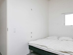 Apartment | 3 bedrooms - 6 Person Holiday Home in Brovst (Brovst)