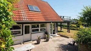 Exterior - Spacious Holiday Home in Jutland With Terrace (Ebeltoft)