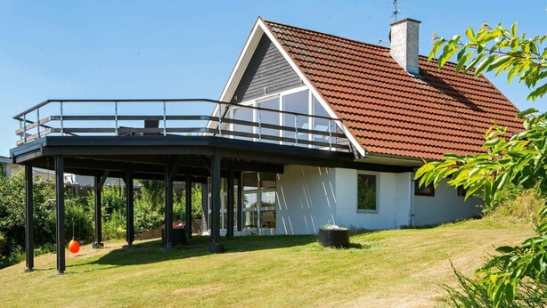 Exterior - Spacious Holiday Home in Jutland With Terrace (Ebeltoft)