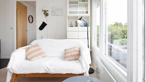 2 Schlafzimmer, Babybetten