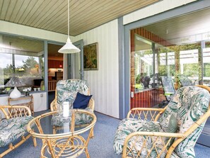 Balcony - Secluded Holiday Home in Spøttrup With Terrace (Spøttrup)