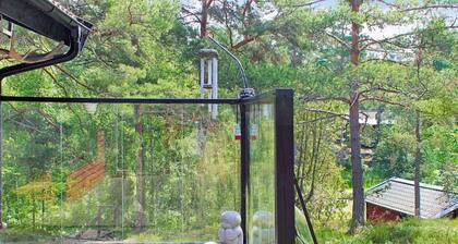 Scenic Lakeside Cottage-by Traum