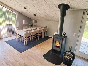 House | Dining - Attractive Holiday Home in Hadsund near Sea (Hadsund)