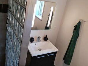 House | Bathroom