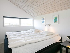 4 bedrooms, cots/infant beds - 8 Person Holiday Home in Hirtshals (Hirtshals)