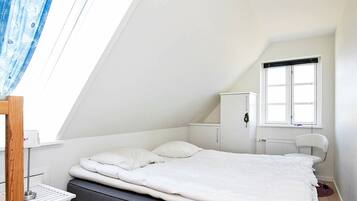 4 Schlafzimmer, Babybetten