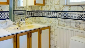 Bathroom - 5 Person Holiday Home in Ytterby (Ytterby)