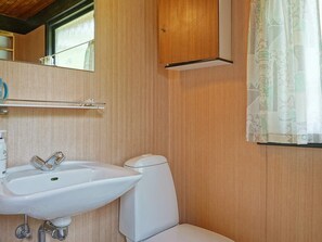 Bathroom - Secluded Holiday Home in Bornholm With Terrace (Svaneke)
