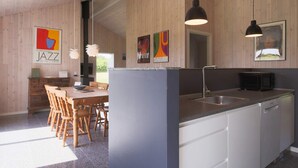House | Dining - 6 Person Holiday Home in Horve (Horve)