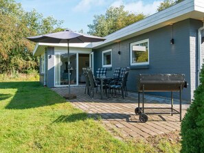 House | Outdoor dining
