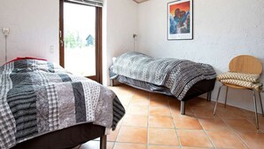 3 bedrooms, cots/infant beds - 6 Person Holiday Home in Kalundborg (Kalundborg)