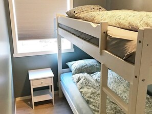 5 bedrooms, individually furnished