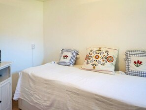 4 bedrooms - 7 Person Holiday Home in Nösund (Nosund)